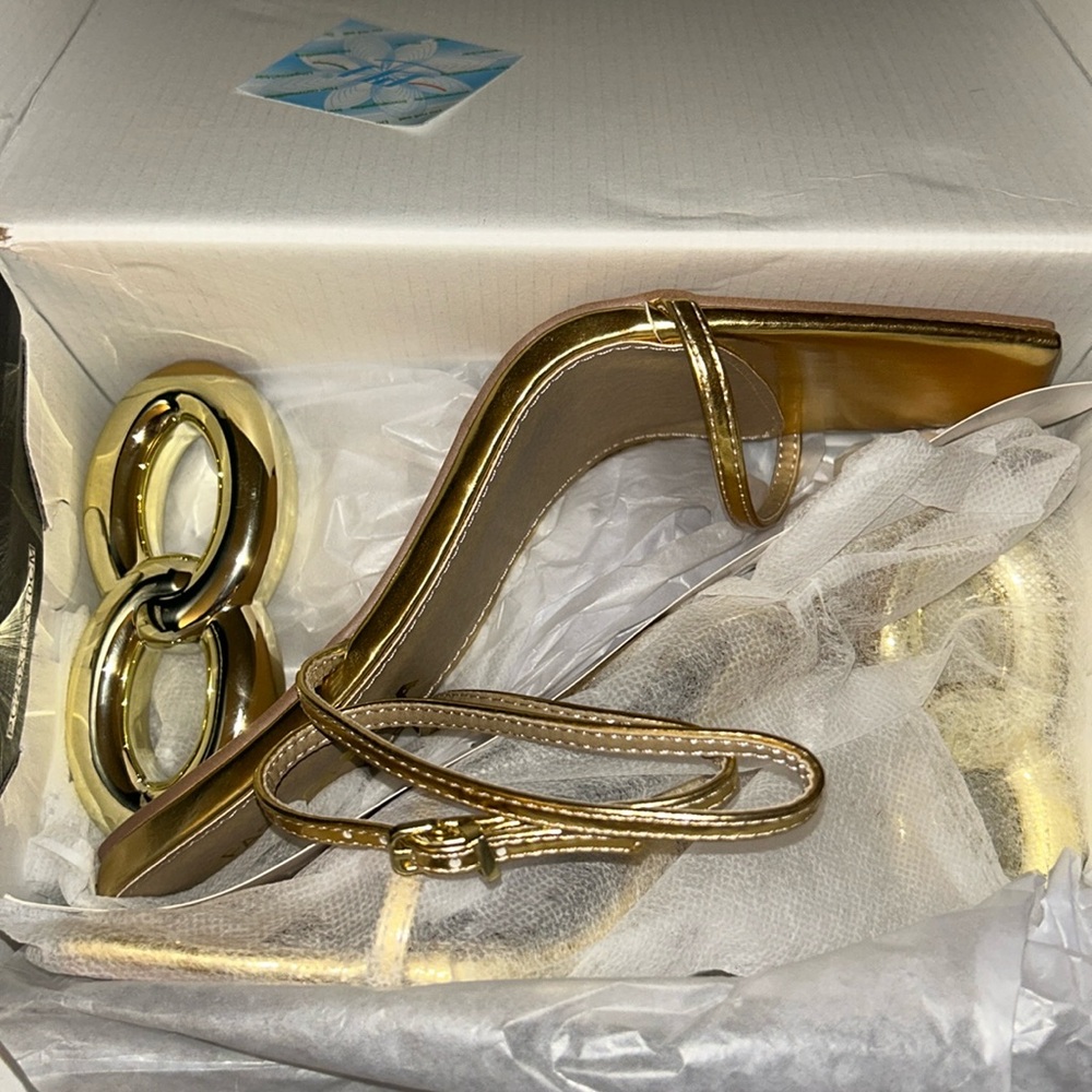Gold heels NEW